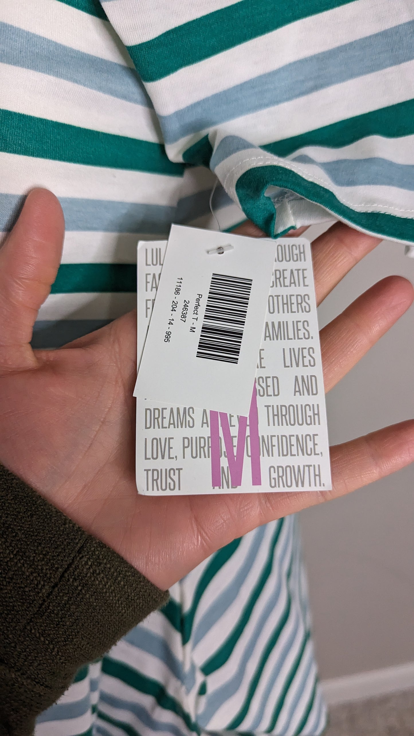 LULAROE tee - Size M - fits XL