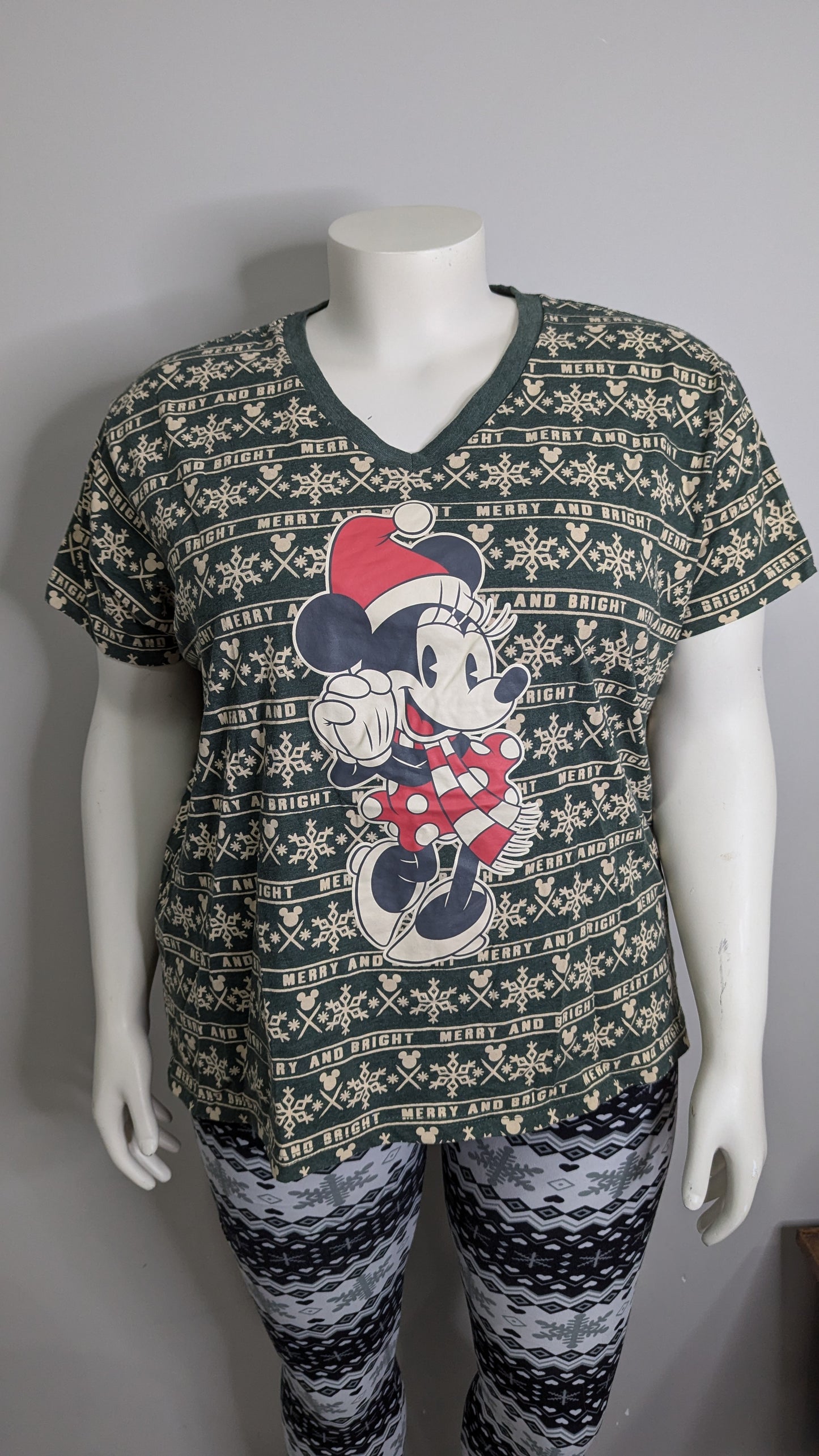 Minnie Mouse Merry and Bright V-Neck T-shirt - Size 3X