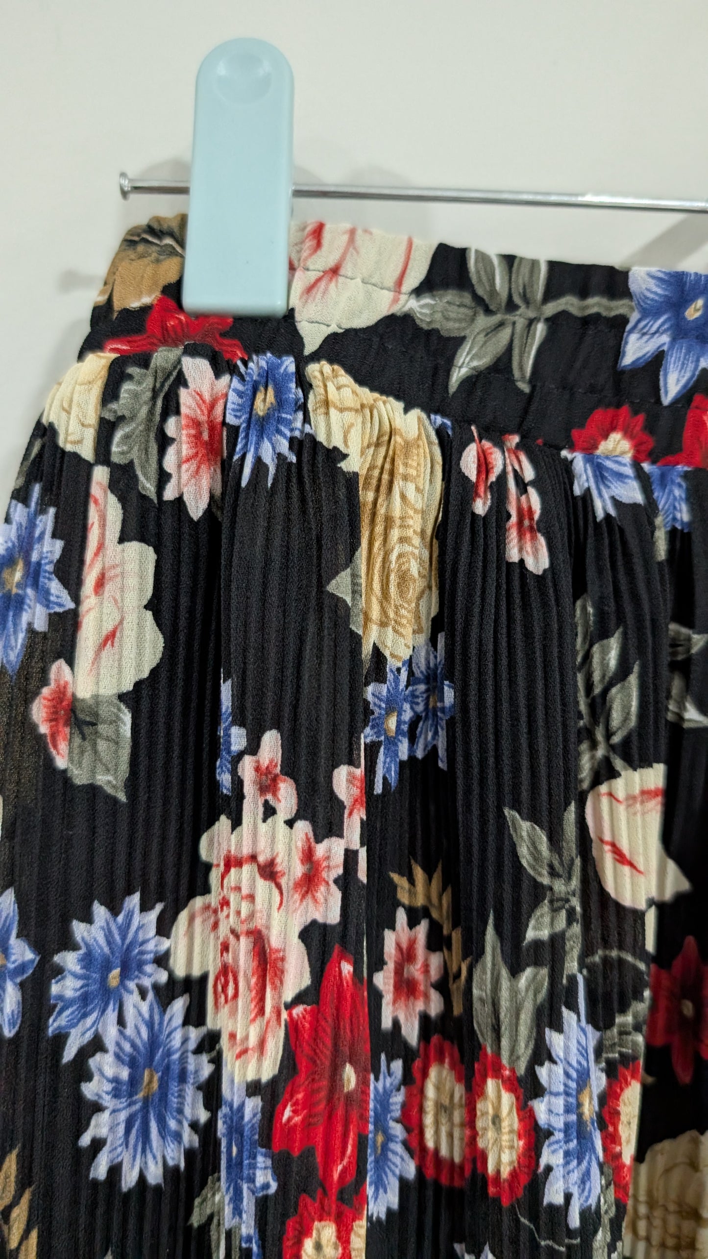Crinkle style flowy skirt
