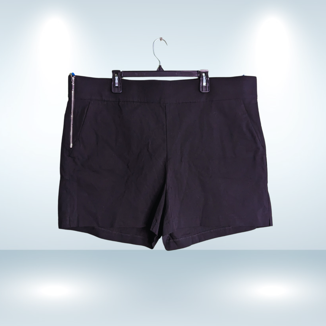 Fashion to Figure Zipper Side Short - Size 4(X)