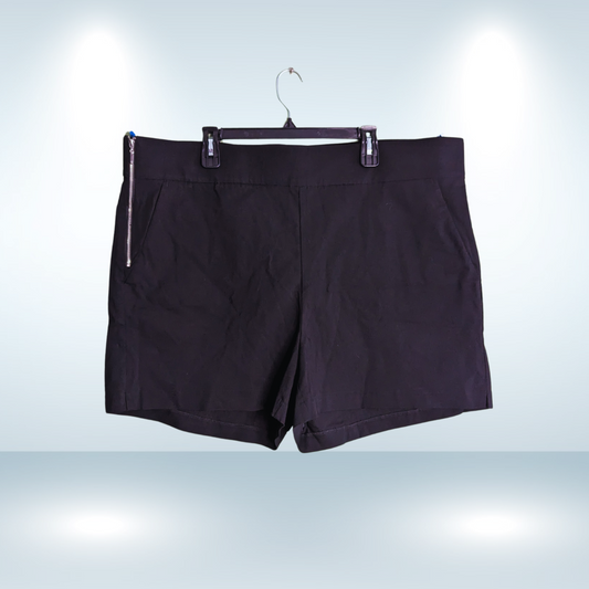 Fashion to Figure Zipper Side Short - Size 4(X)