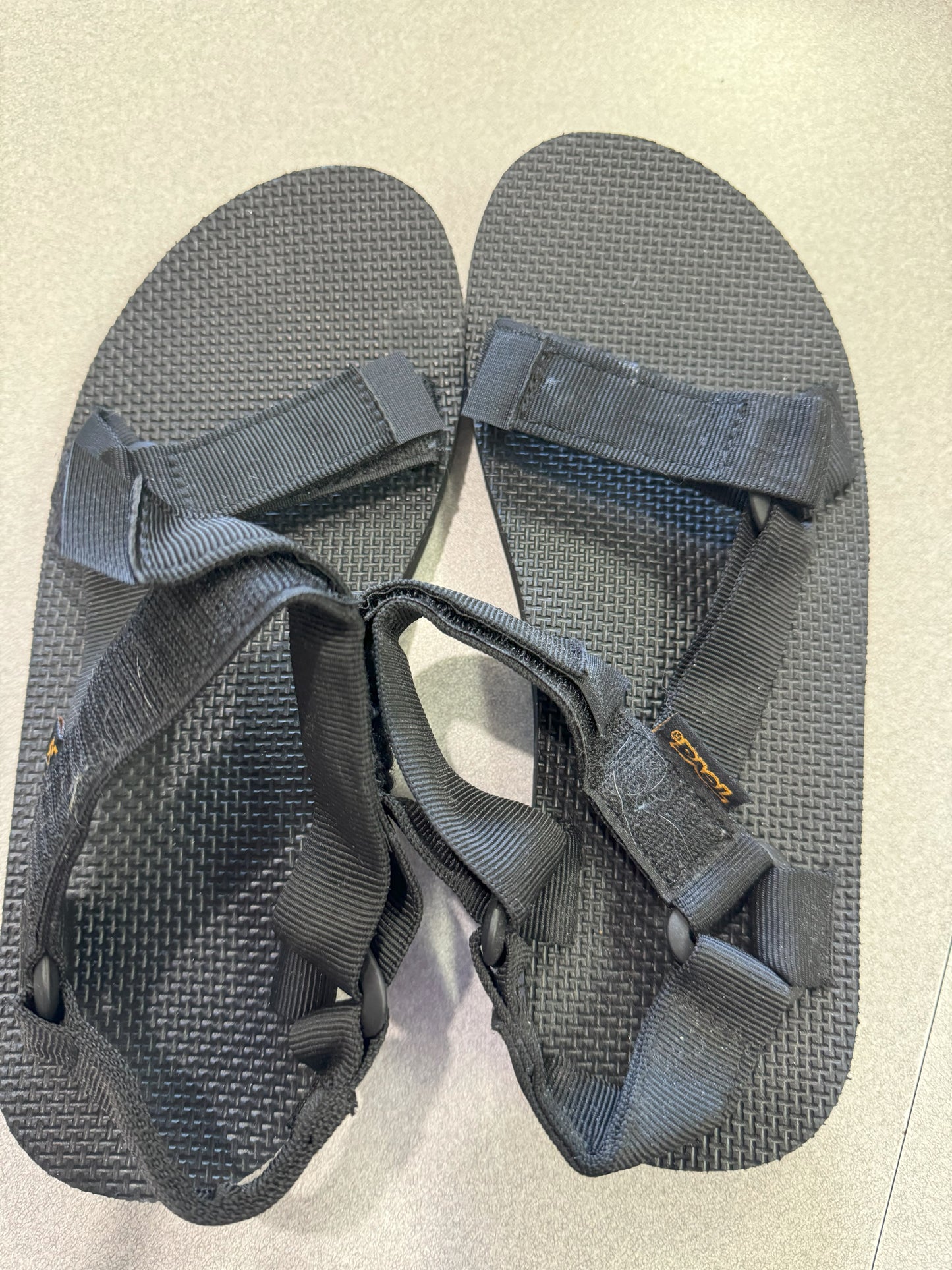 Teva Women's Universal Black Velcro Sandals Like New - Size 7