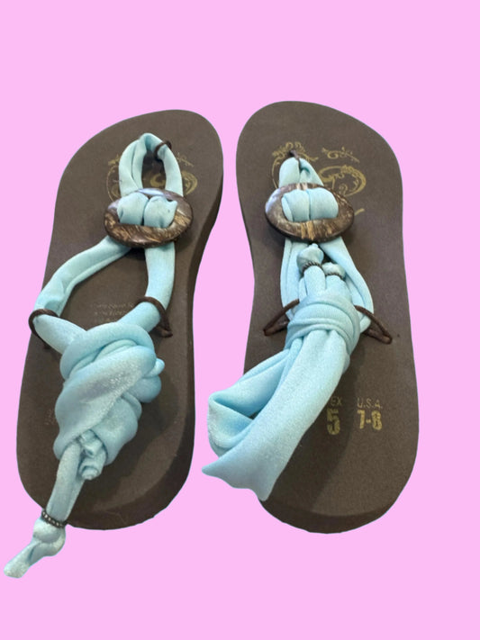 Chula Lightweight Sandal - Size 7-8