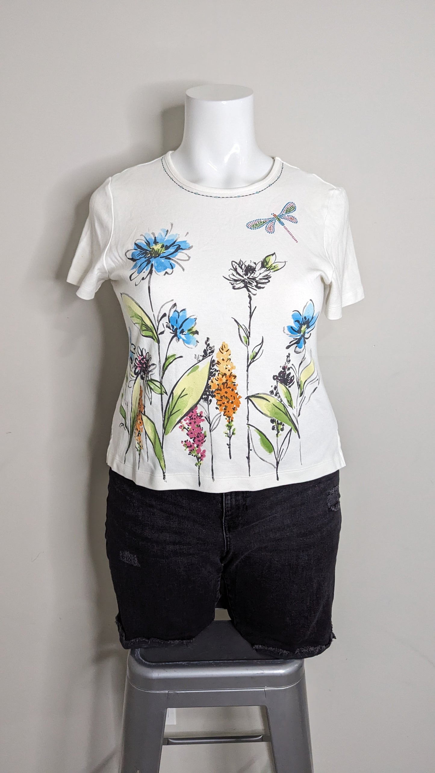 Alfred Dunner Bejewelled Flower tee - Size M