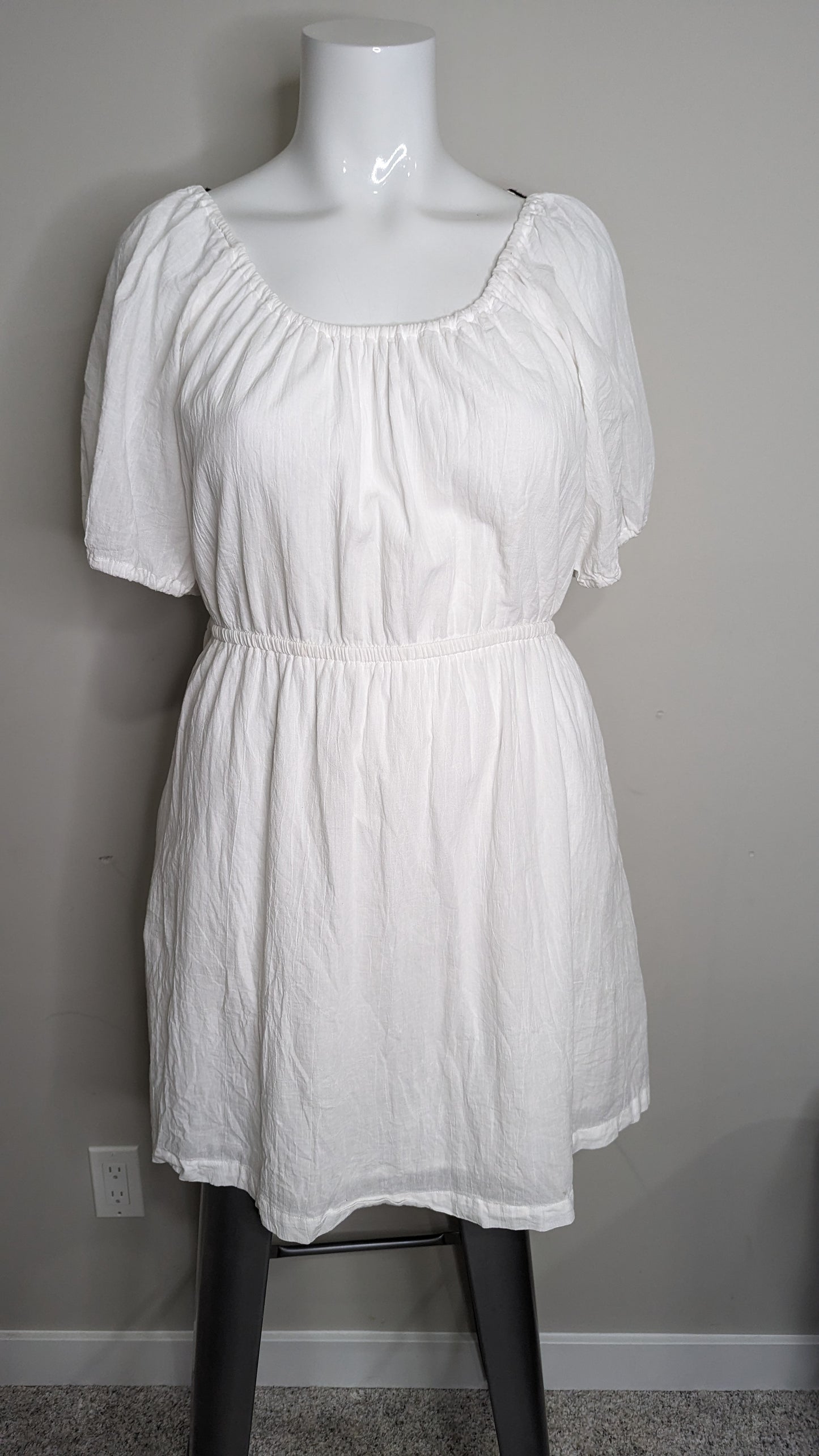 Old Navy Women's White Puff Sleeve Tie Back Cut Out Mini Swing Dress - Size XXL