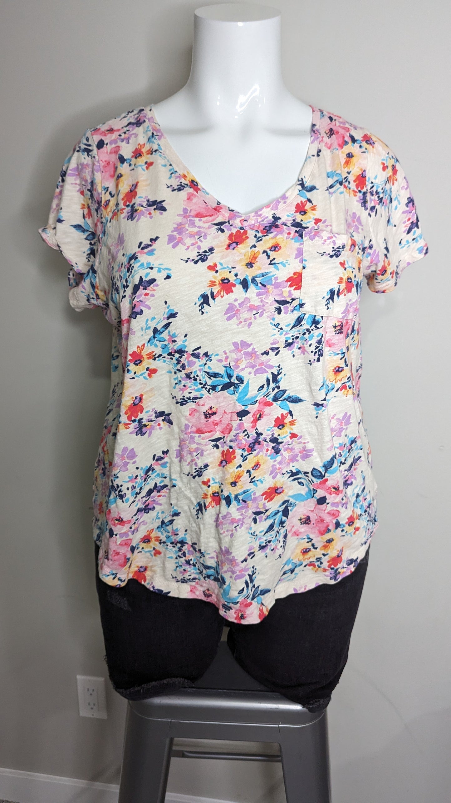 Torrid Heritage Slub Classic V Neck Pocket Tee Floral Pink - Size 2(X)