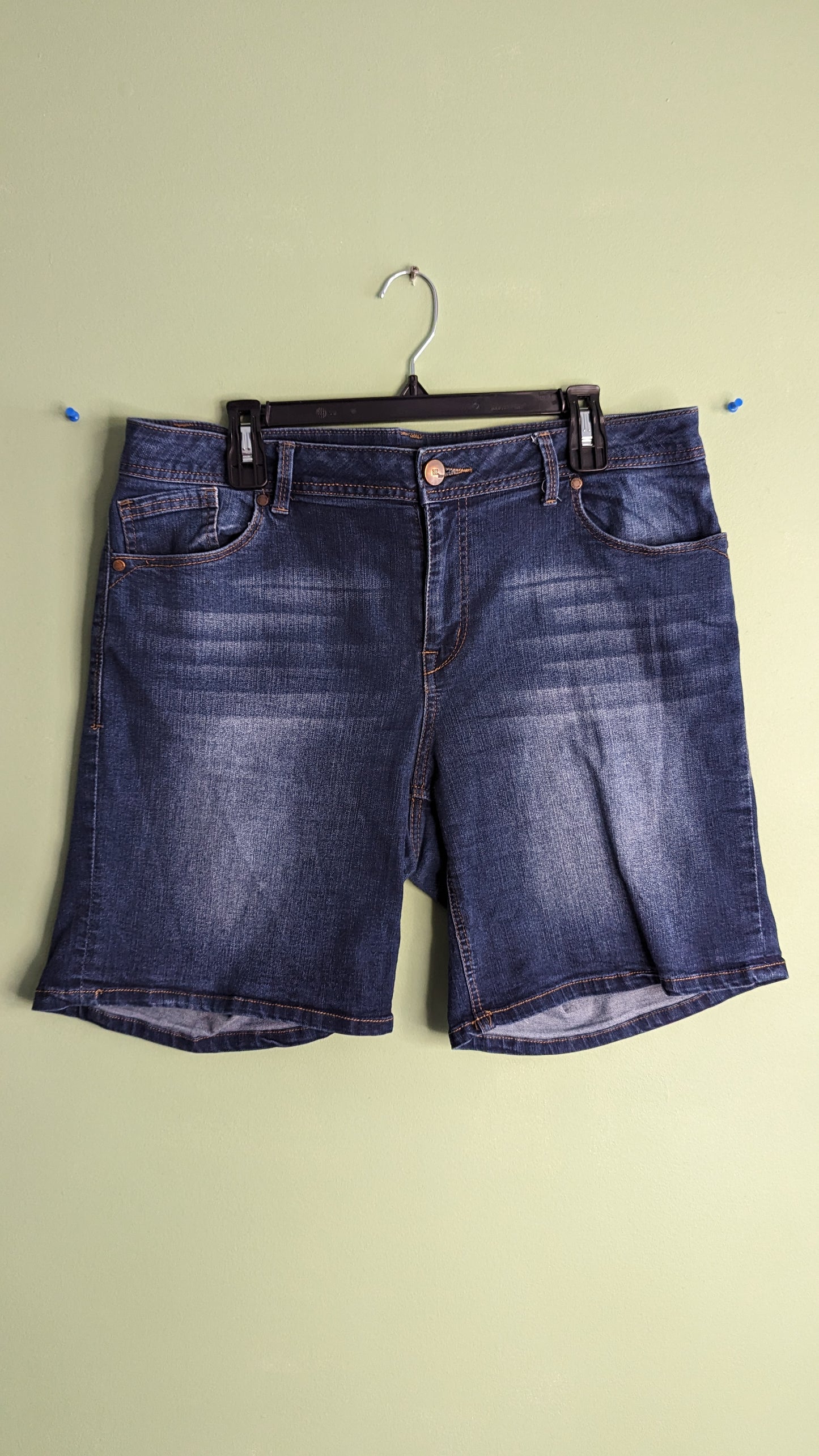 1822 Dark Denim Shorts - Size 16