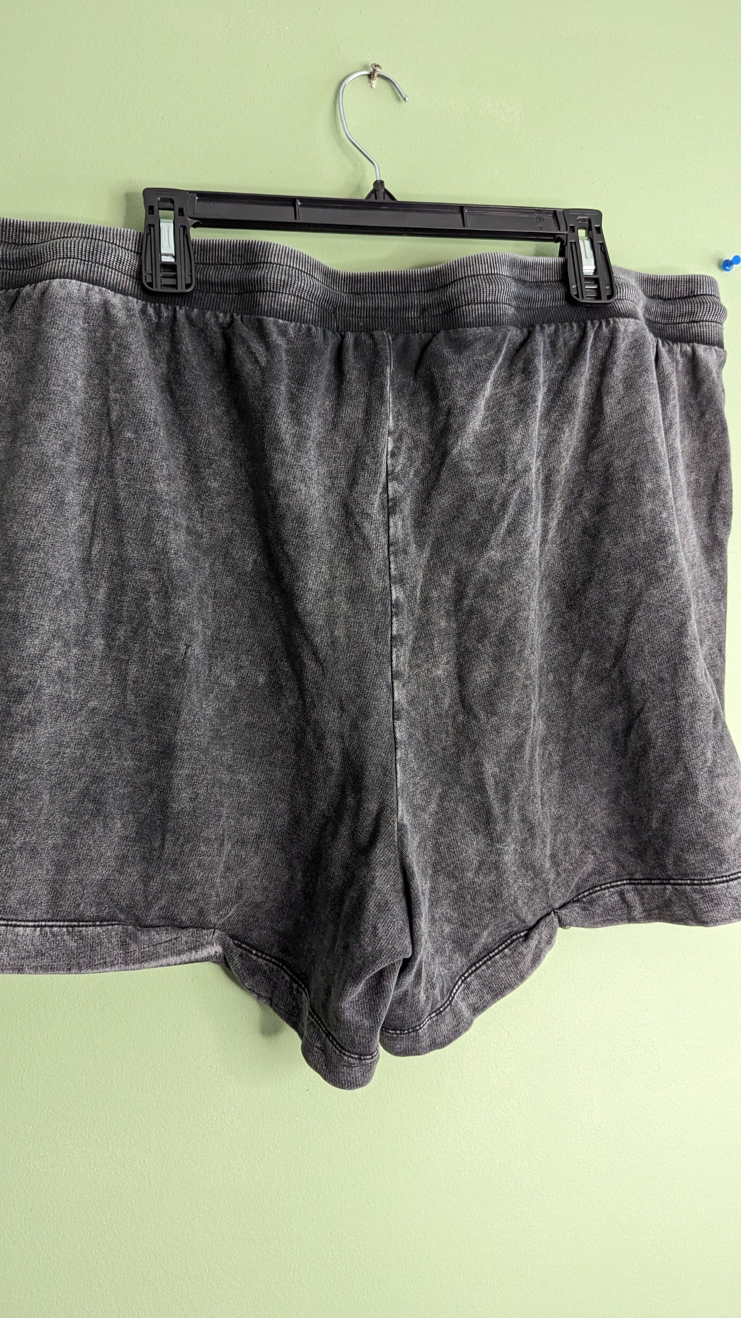 Torrid Everyday Fleece Patch Pocket Active Shorts Acid Wash - Size 2(X)