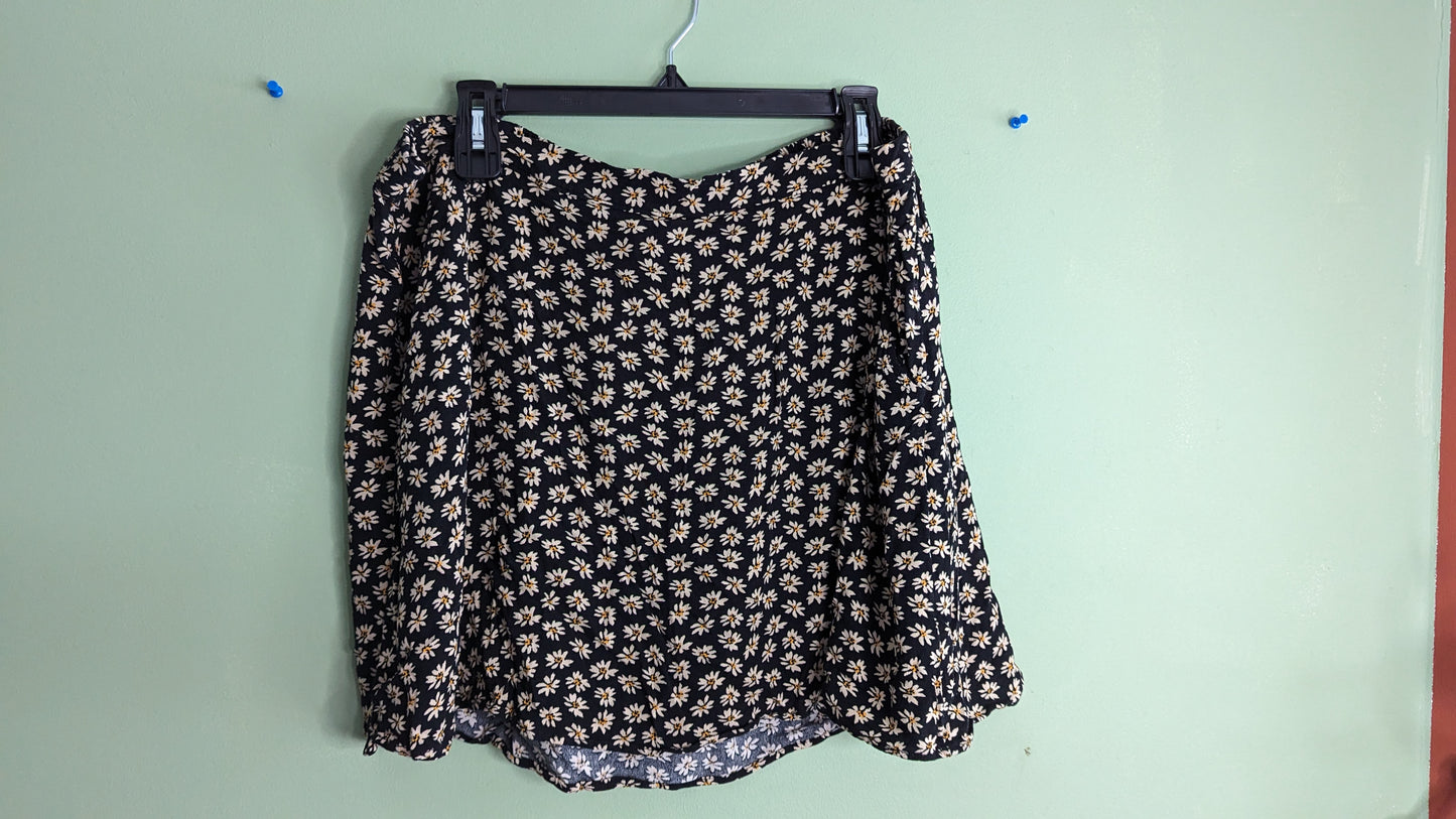 American Eagle Sunflower Mini Skirt - Size XXL