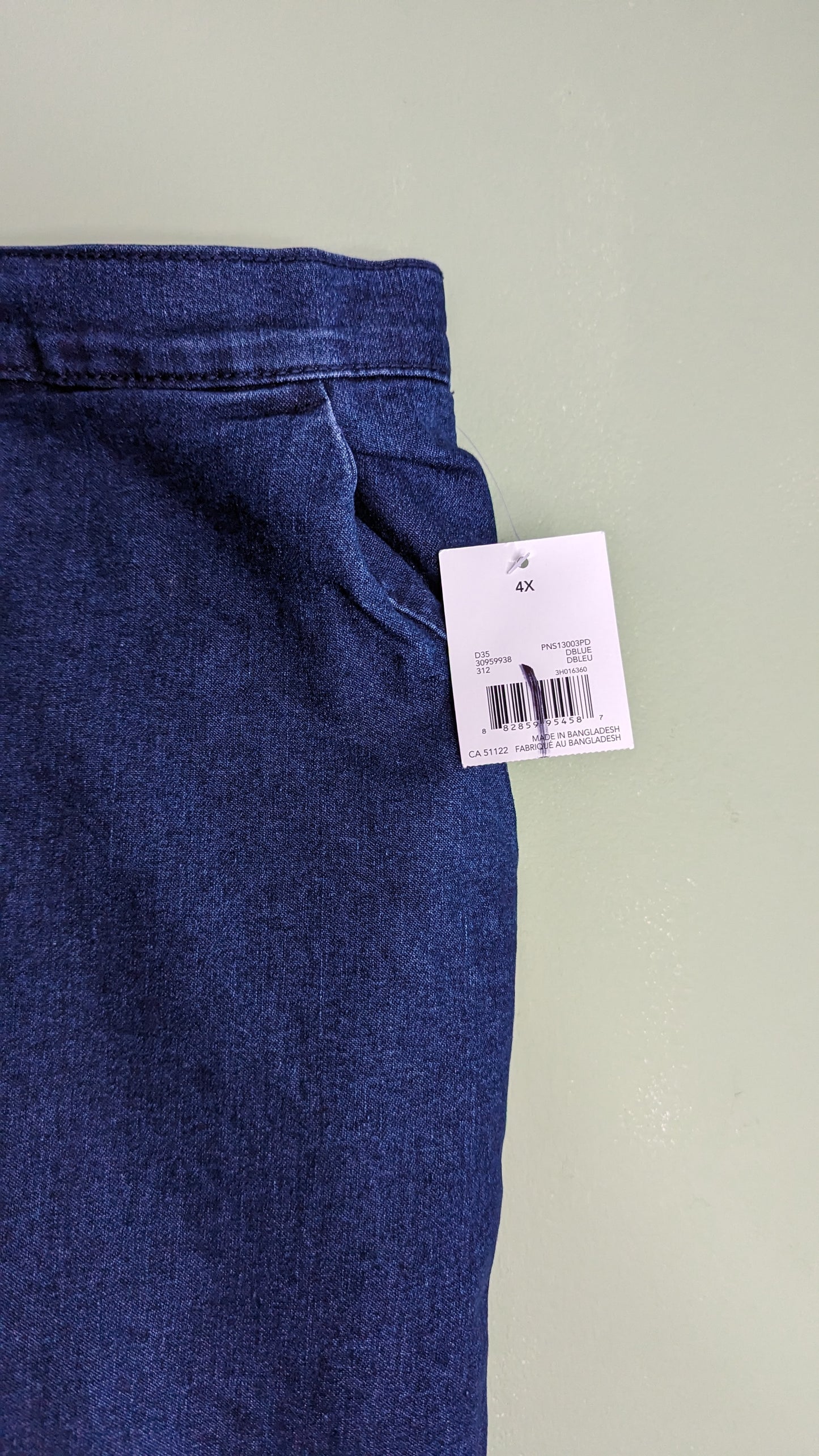 Penmans Pull On Denim Capri NEW - Size 4X