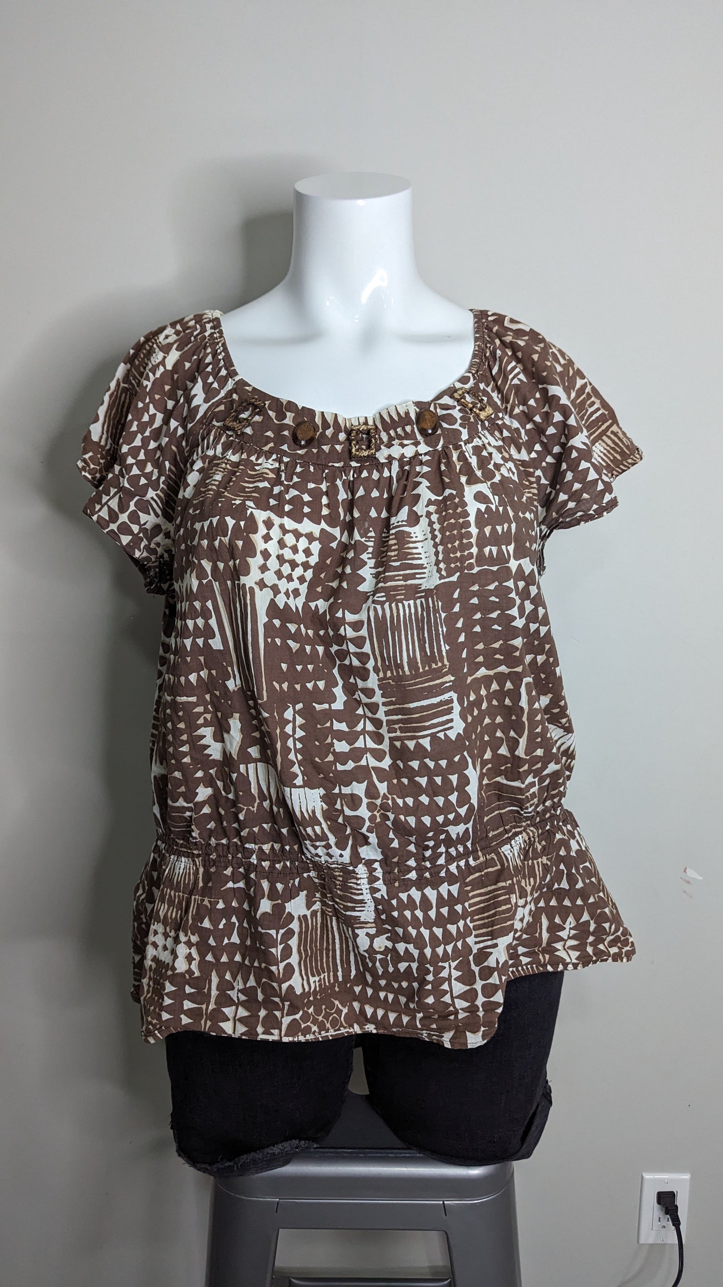 Contempo Brown and Cream Short Sleeve Blouse - Size 20