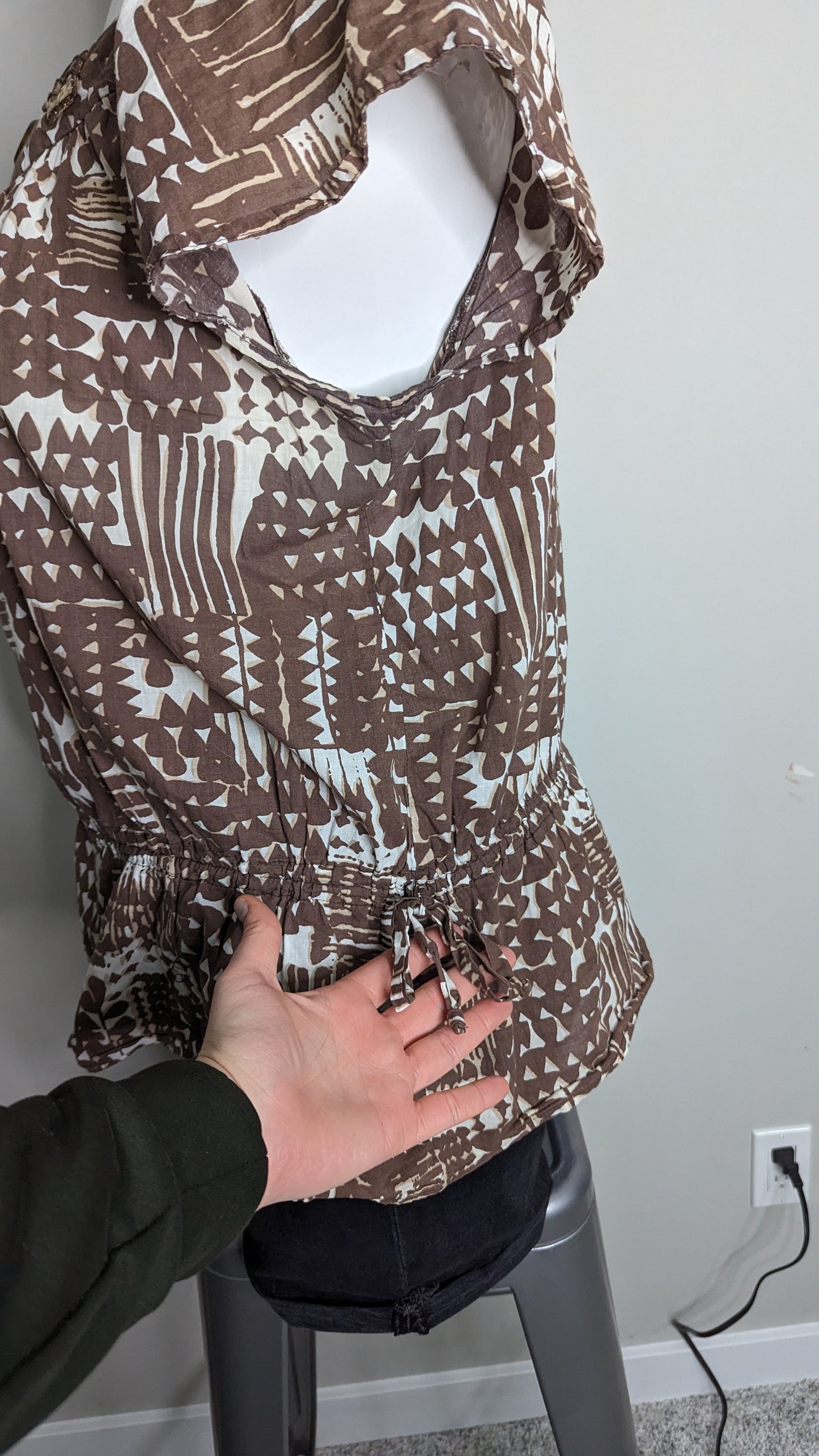 Contempo Brown and Cream Short Sleeve Blouse - Size 20