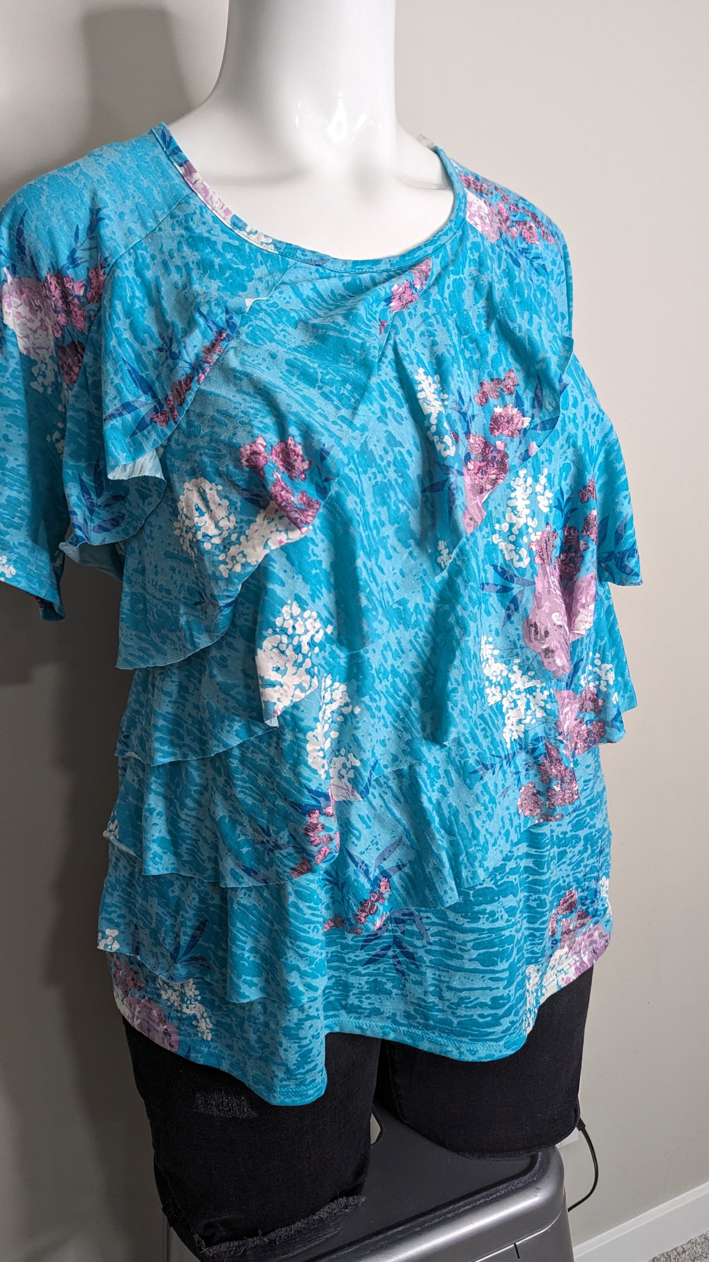 Penman's Plus Heathered Blue Floral Ruffled tee - Size 2X