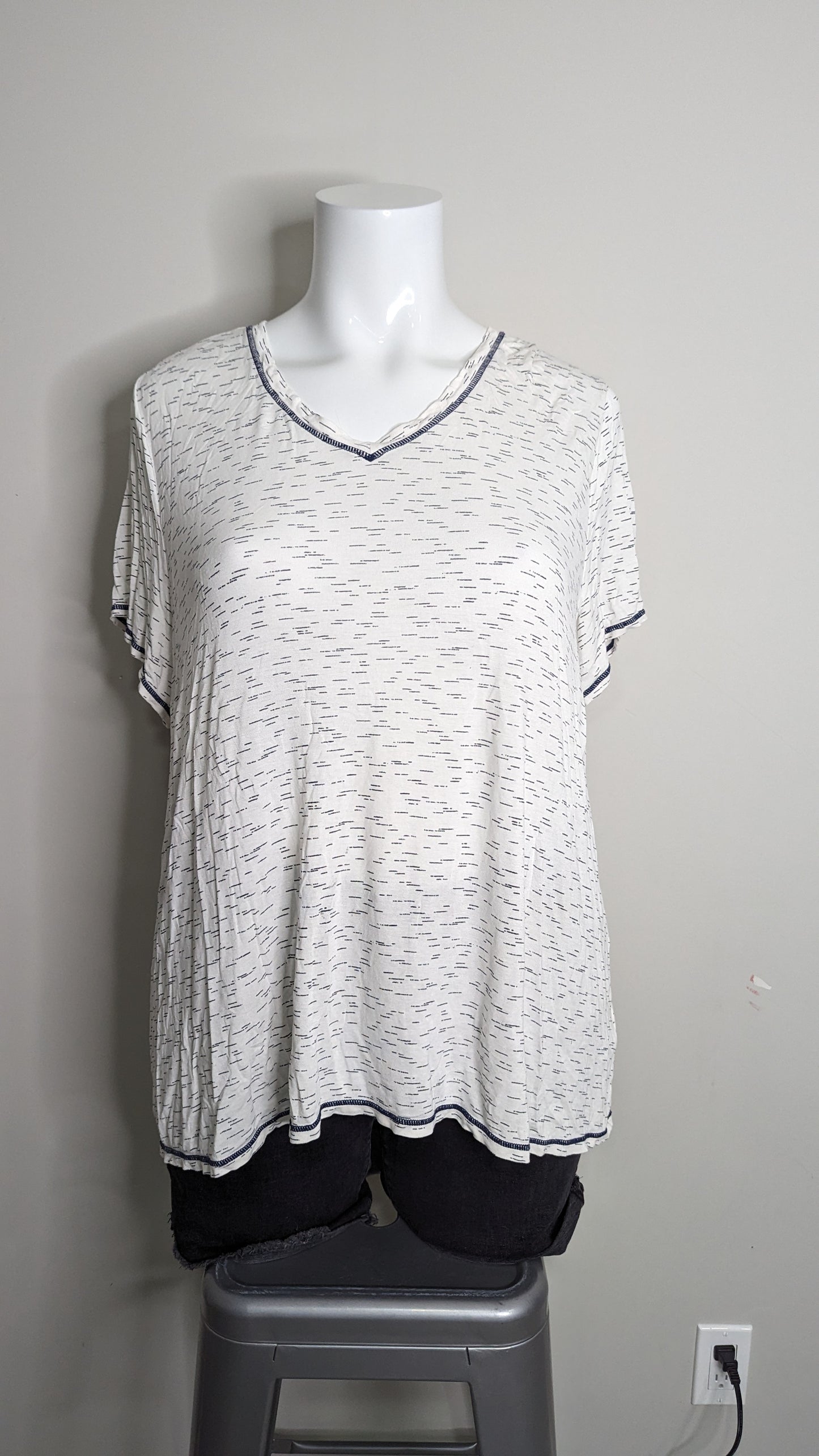 Active Zone Gray/White Oversized Tee - Size 2X