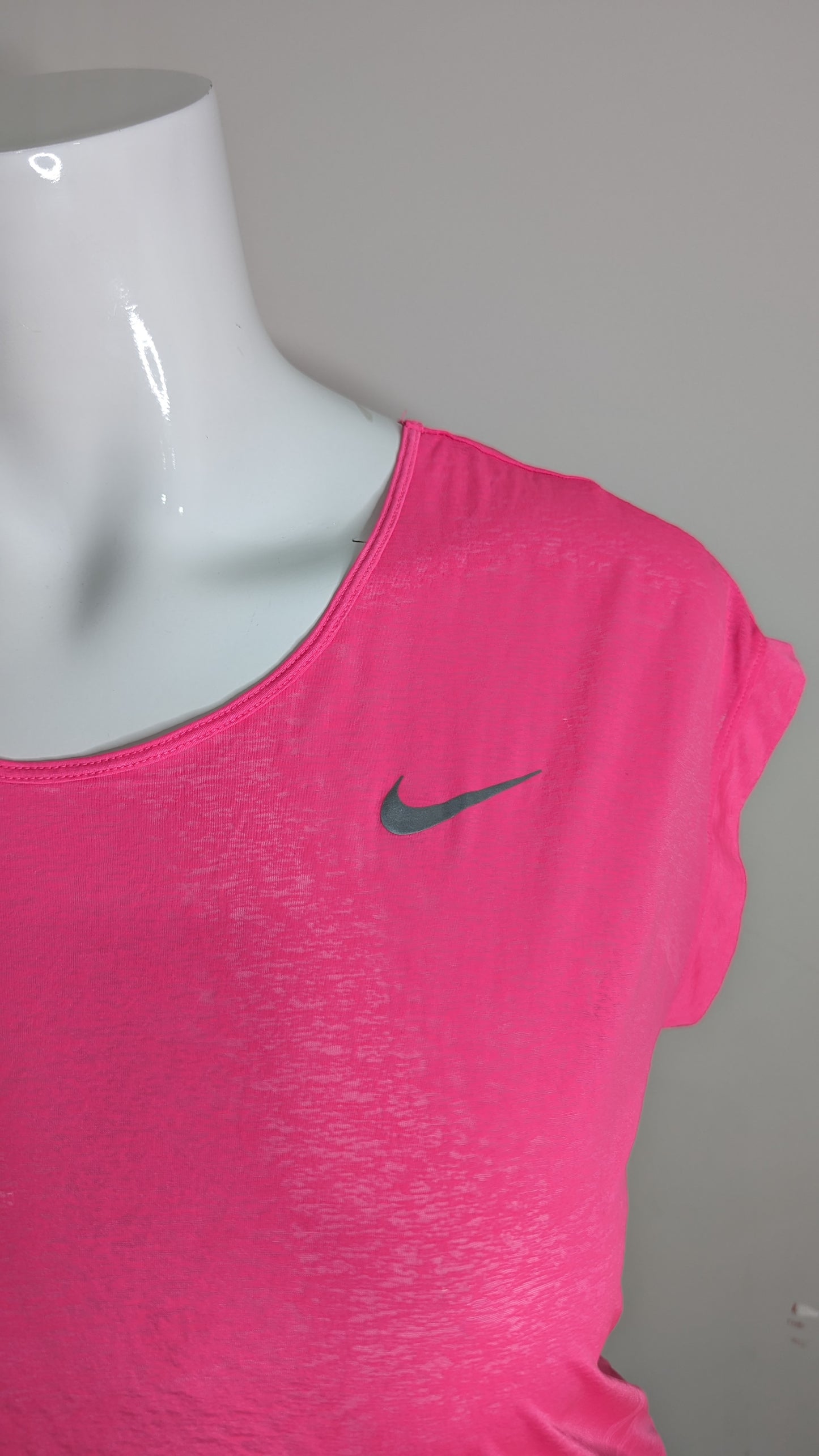 Nike Dri-Fit Cool Breeze Pink Top - Size XL