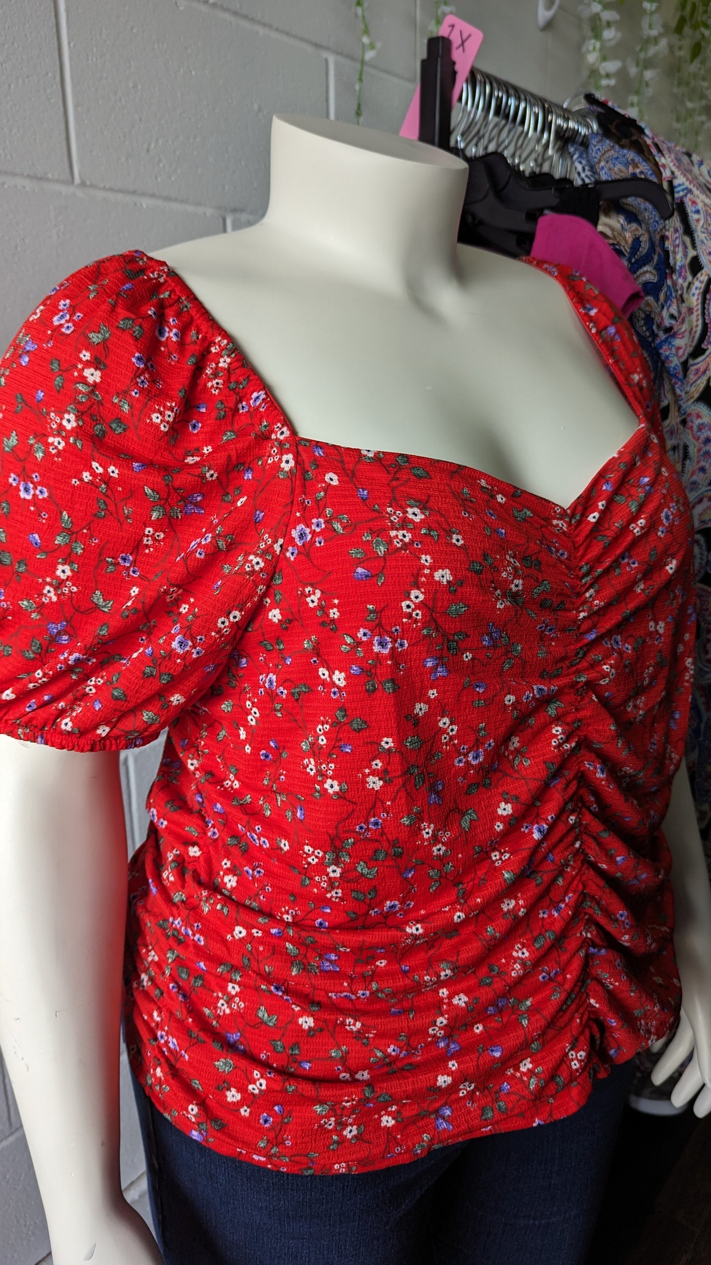 Reitman's Short Balloon Sleeve Shirred Top with Sweetheart Neckline NWT Size 3X- In Store Special