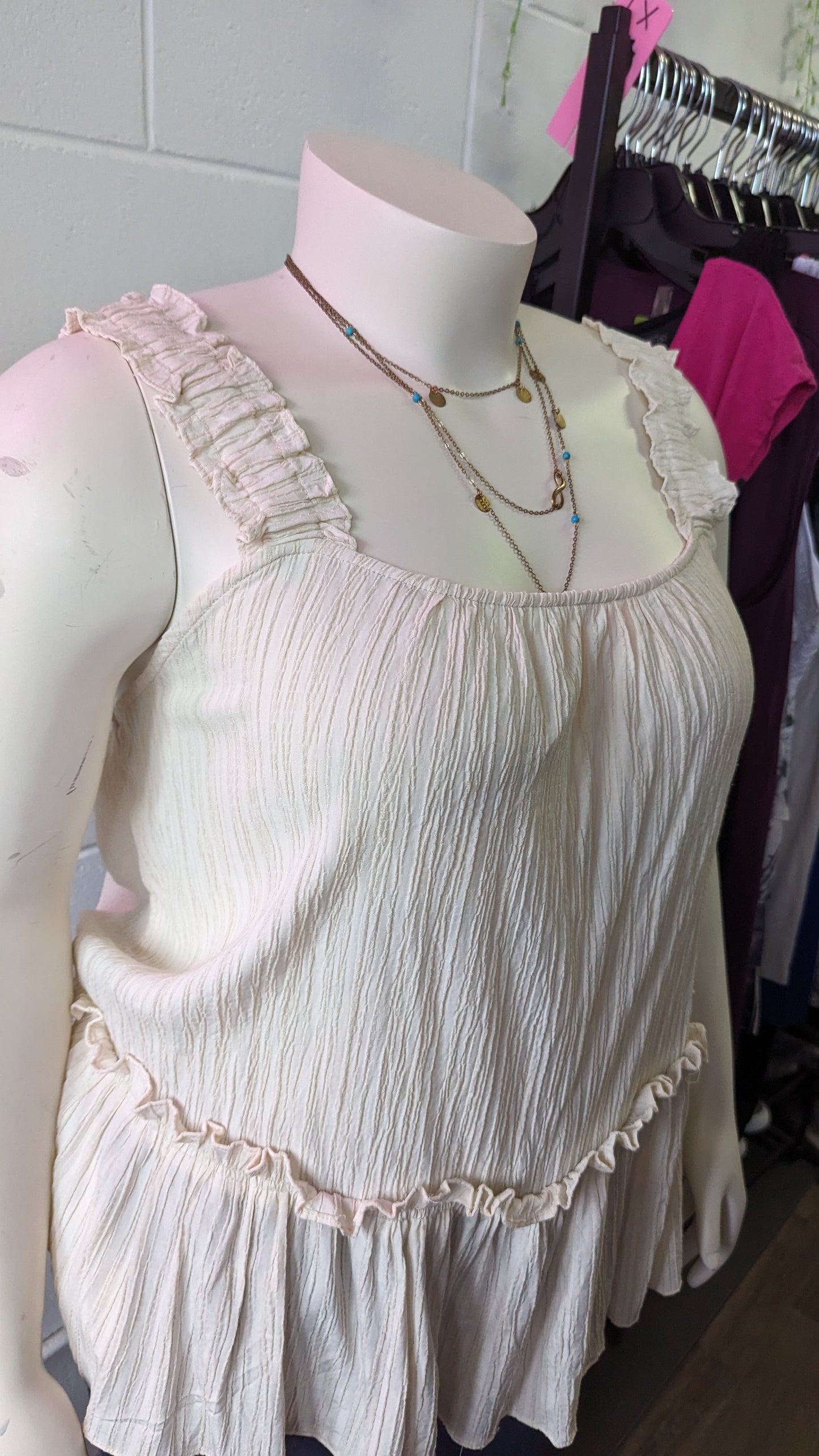 Dex White Textured Ruffle Top Size 2X - In store special