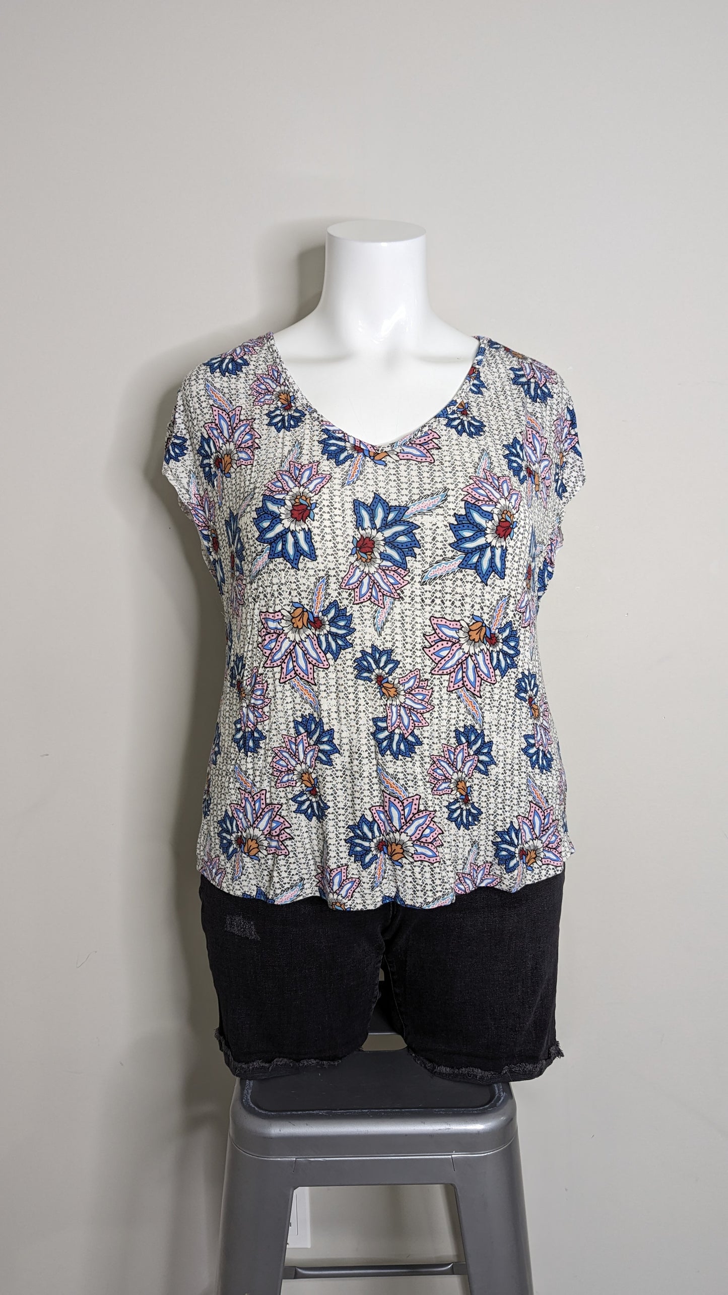 Kismet Floral Tee - Size XL