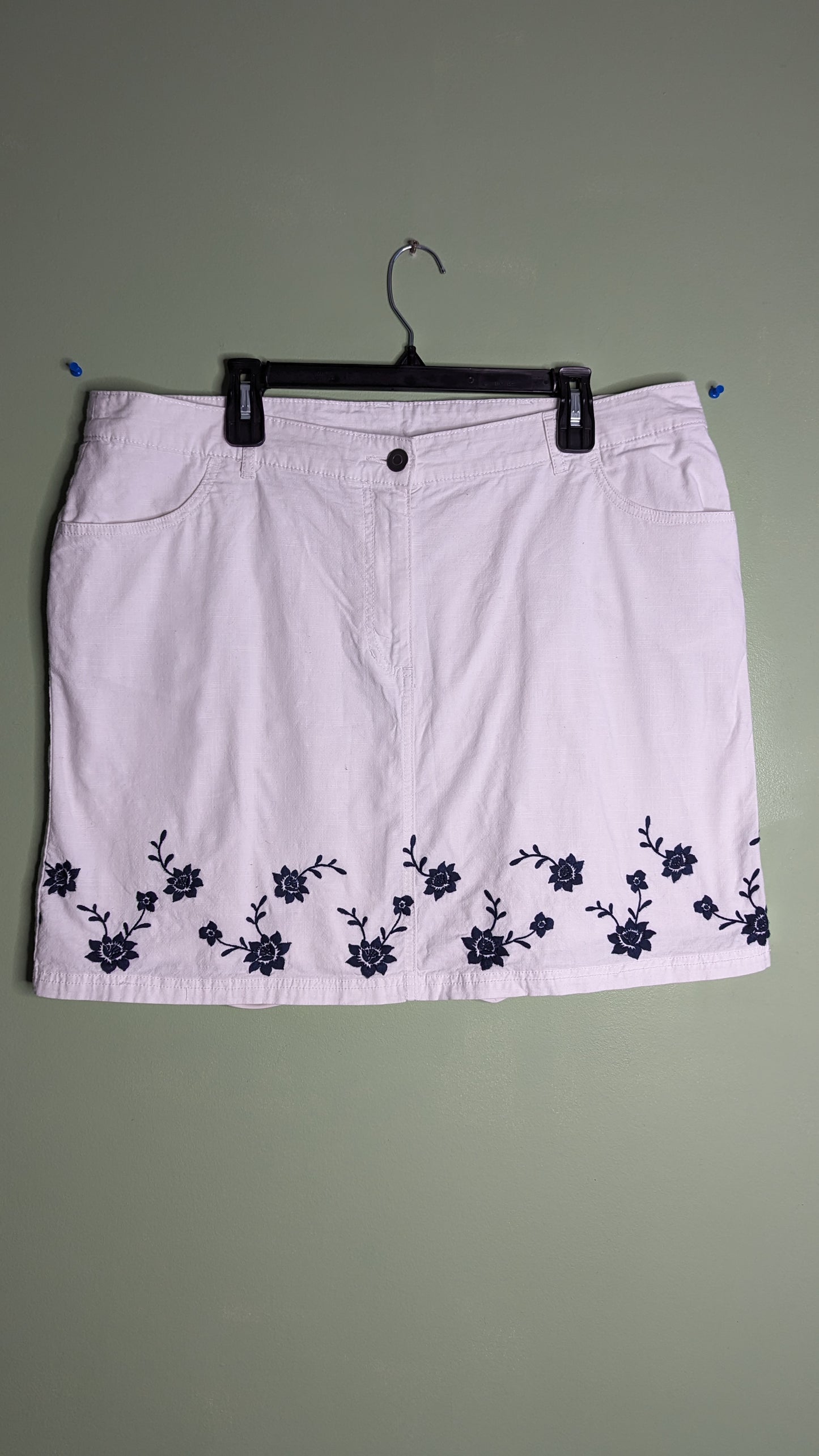 George White Denim Embroidered Skort - Size 16