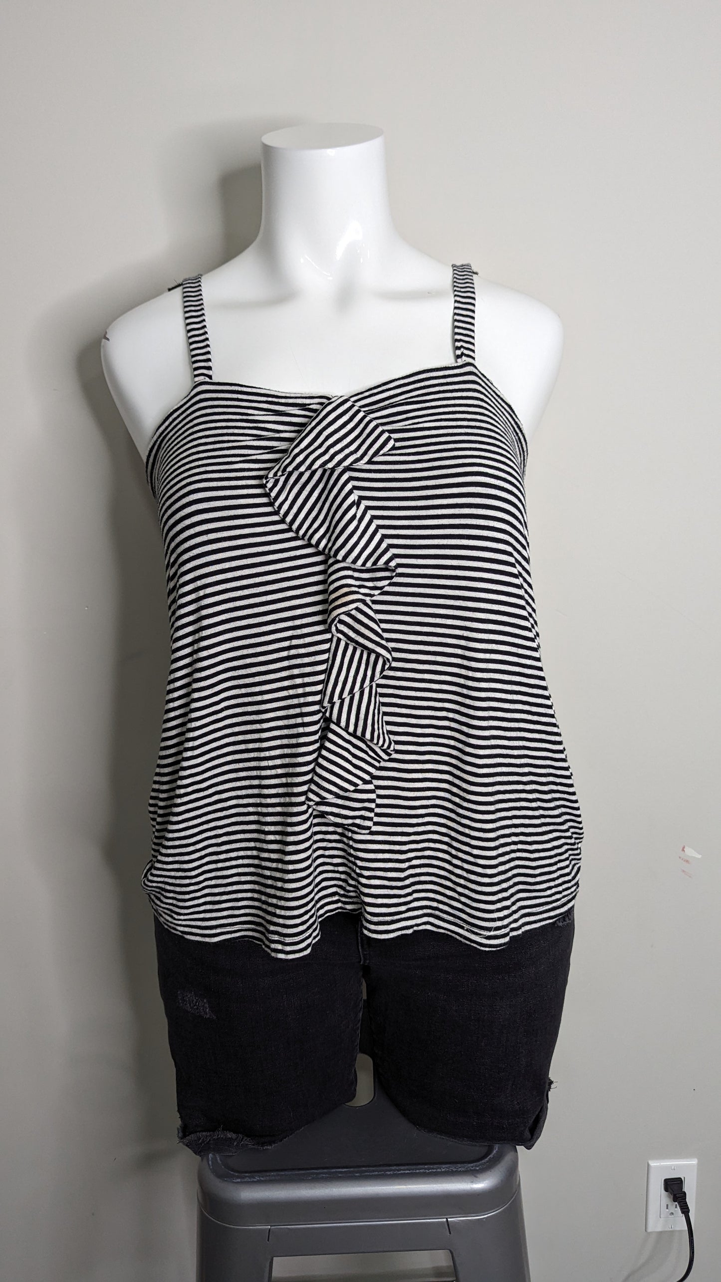 Pennington's Black & White Striped Ruffle Front Tank - Size 1X