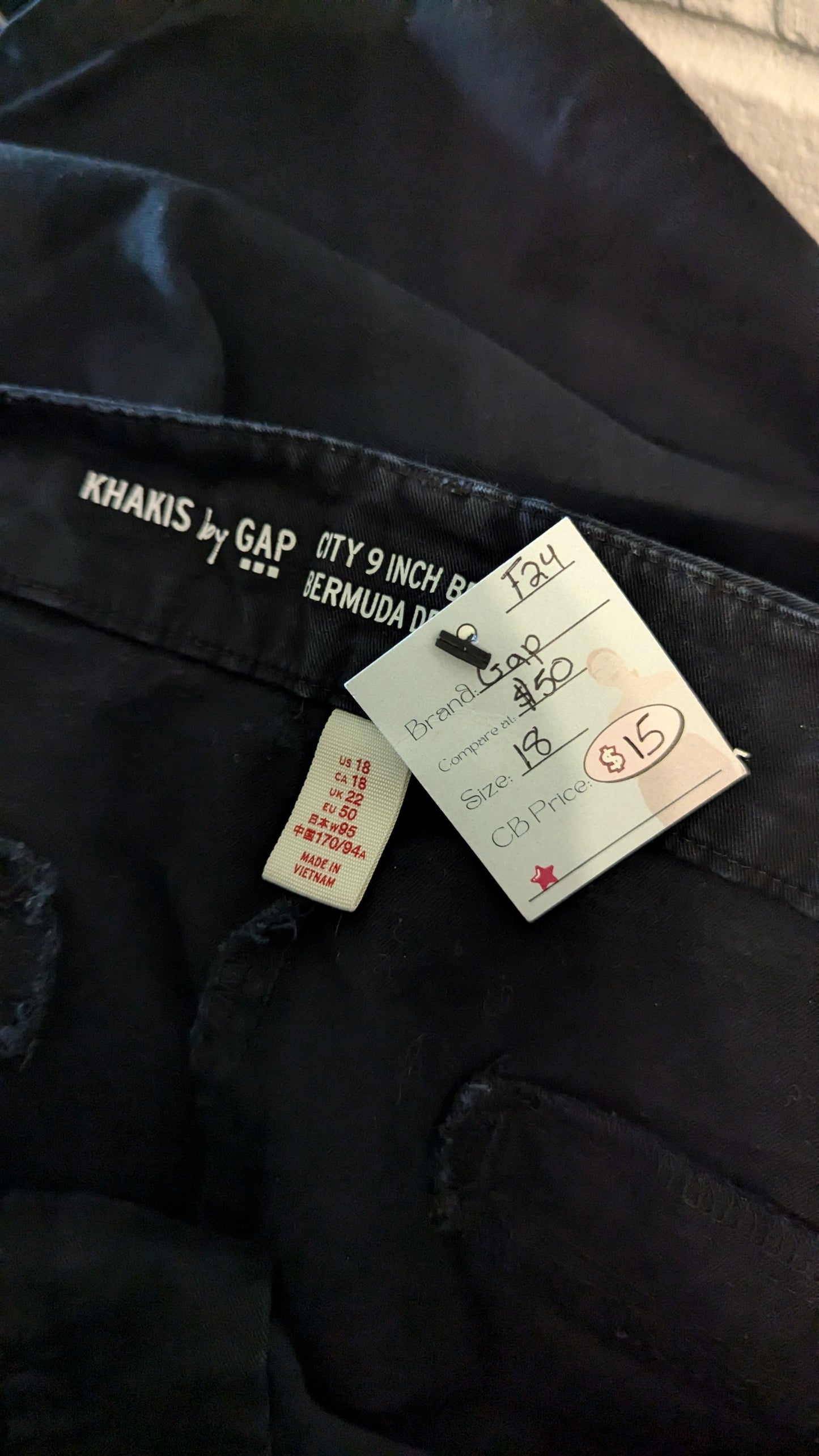 Khakis by Gap Shorts - Size 18