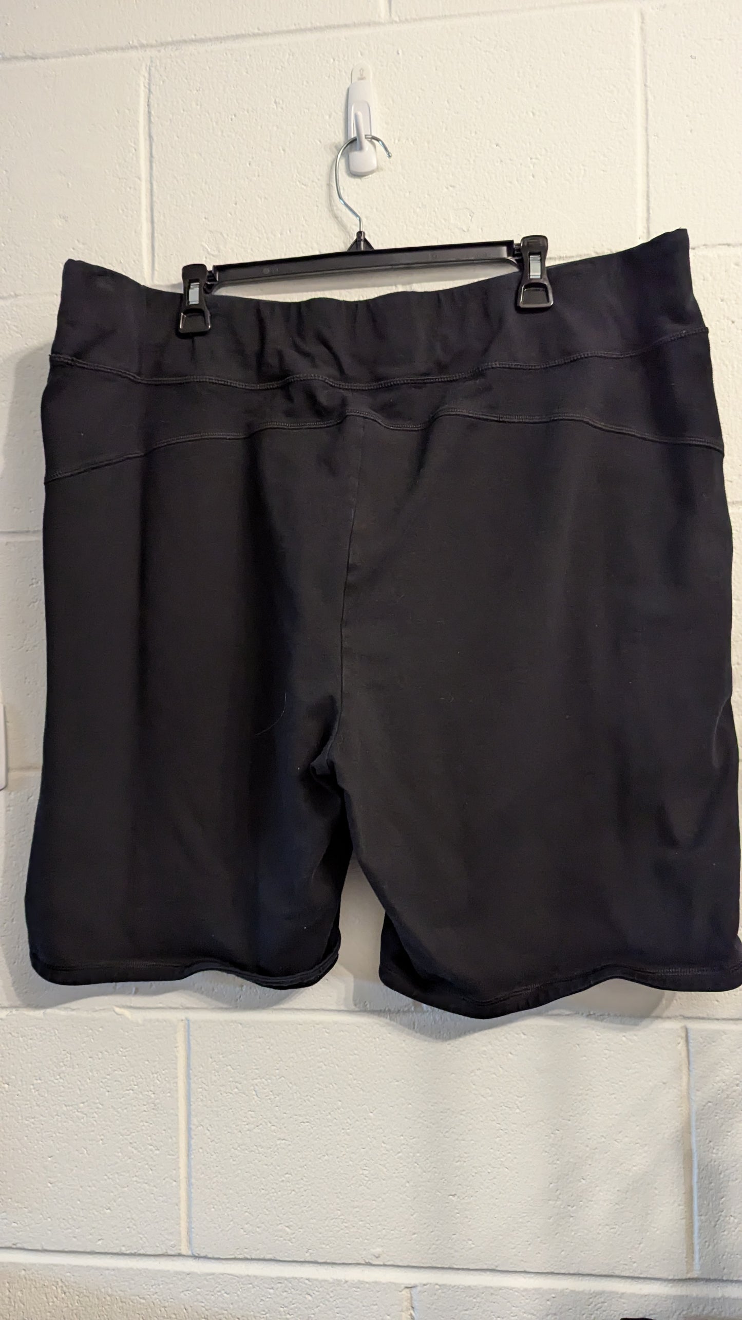 Active Zone Stretchy Pull On Shorts - Size 3X