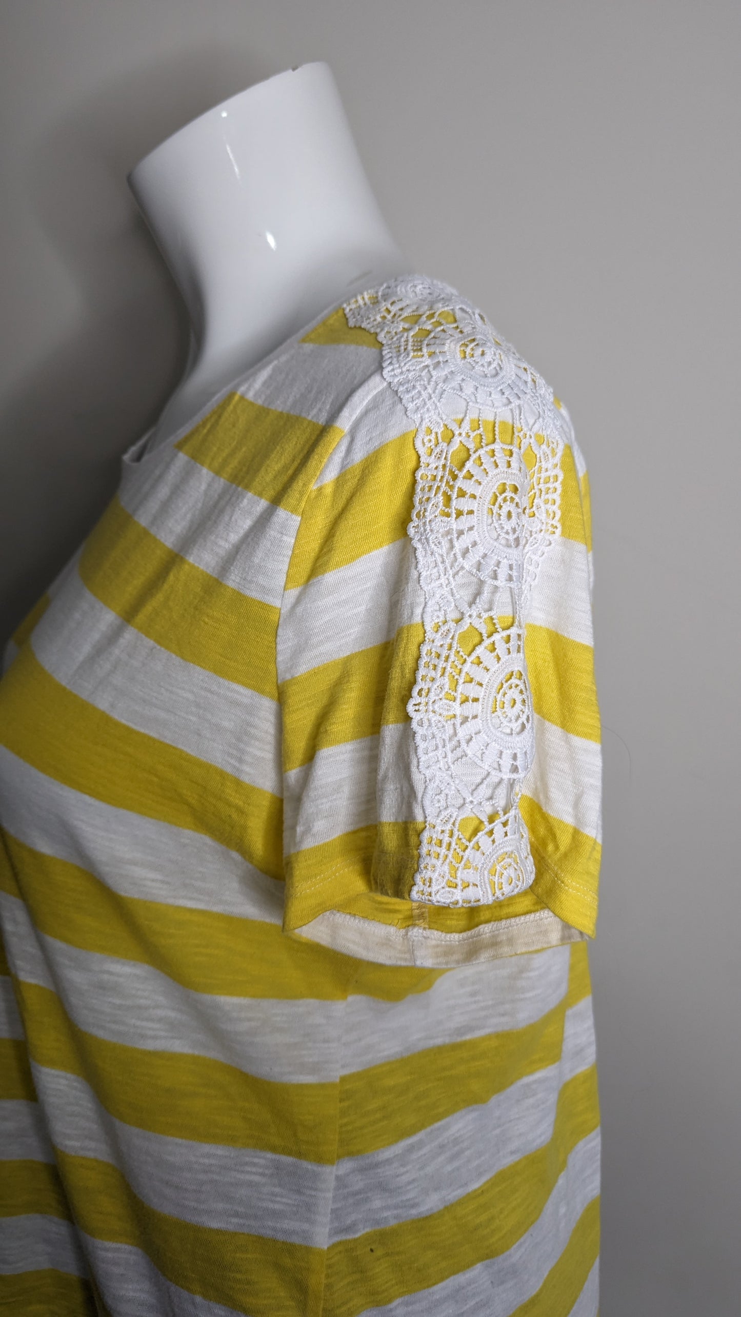 Pennington's White and Yellow Striped Lace Shoulder T-Shirt - Size 2X