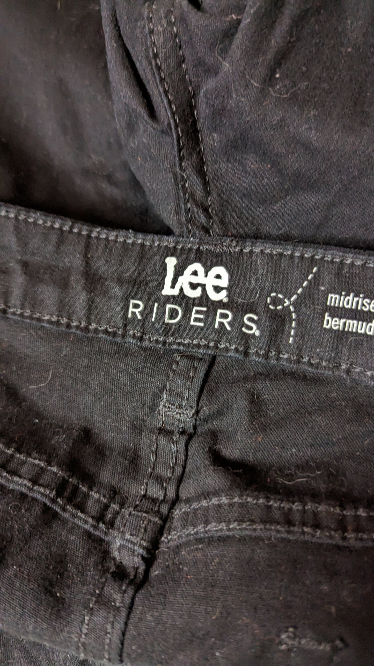 Riders by Lee Relaxed-fit Mid Rise Black Bermuda Short - Size 18