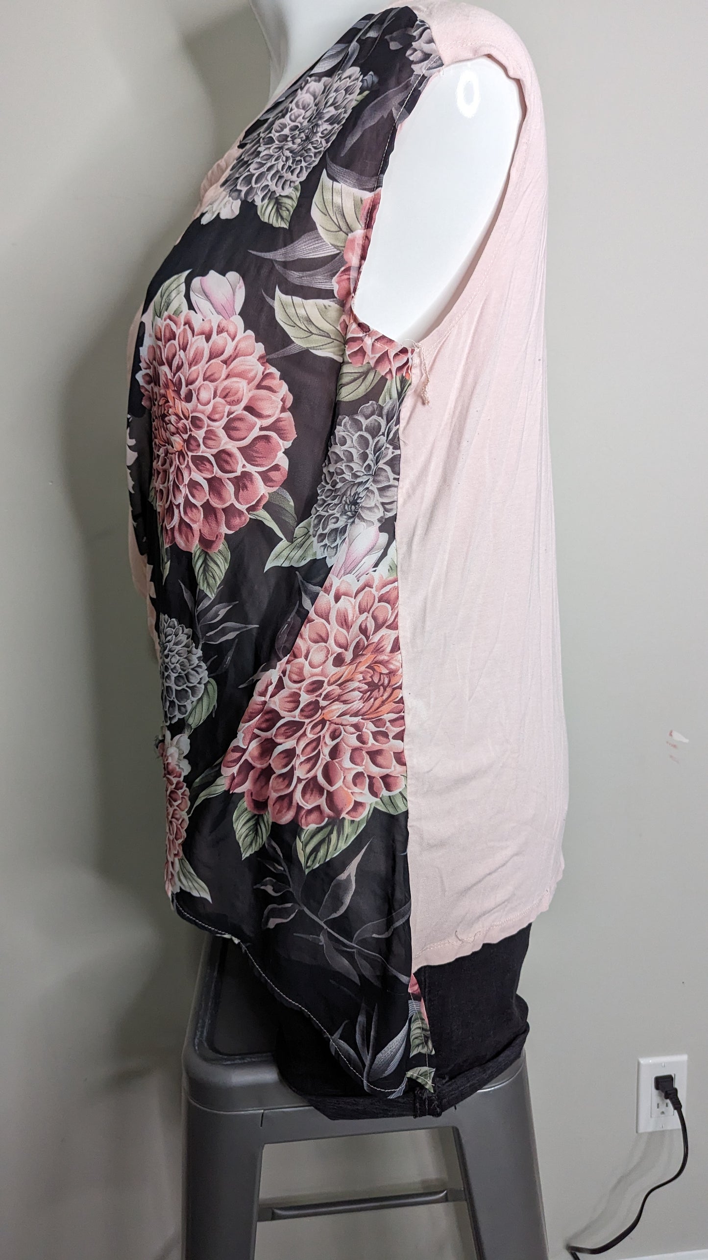 Cleo Ladies Floral Black & Pink Wrap Sleeveless Blouse with Side Ties - Size XXL